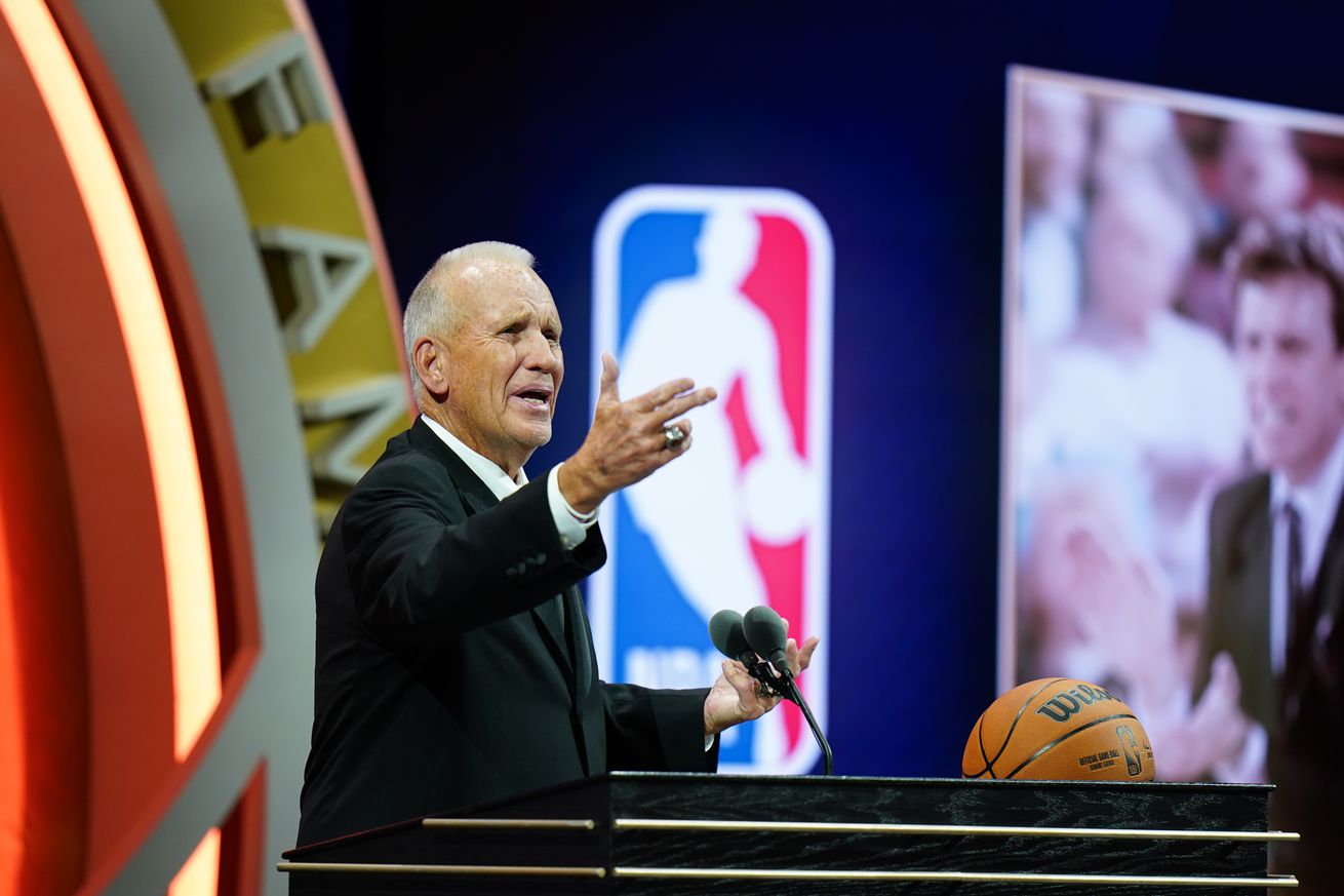 NBA: Naismith Basketball Hall of Fame-Enshrinement