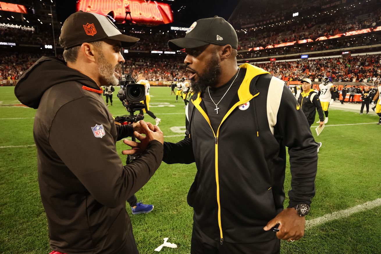 Pittsburgh Steelers v Cleveland Browns