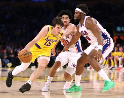 Philadelphia 76ers v Los Angeles Lakers