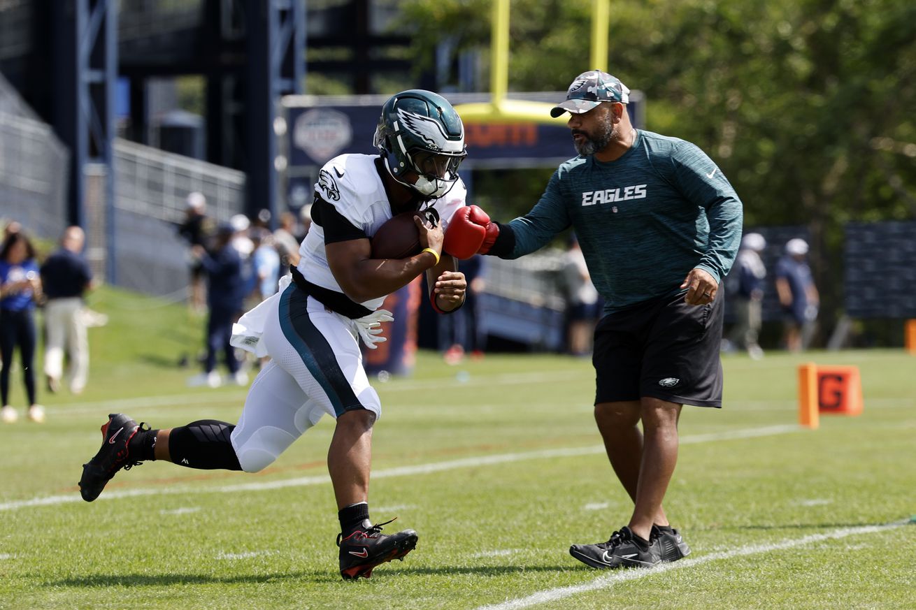 NFL: AUG 13 Patriots-Eagles Joint Training Camp